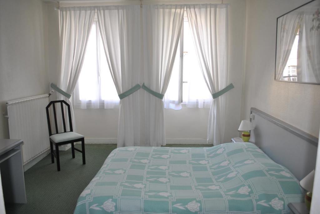Grand Hotel de l'étoile Courtenay  Habitación foto