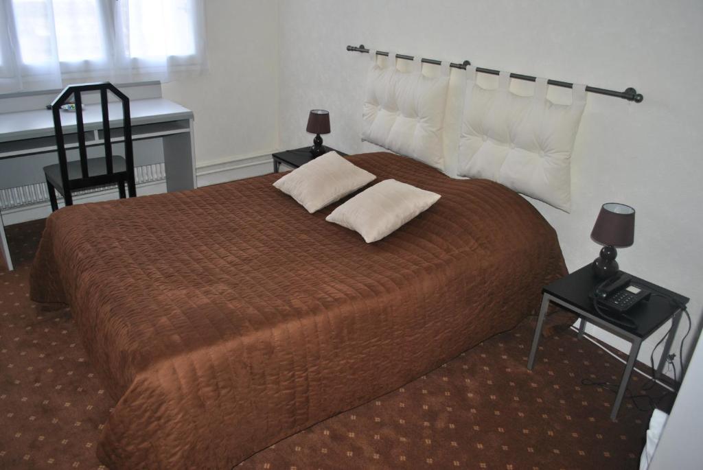 Grand Hotel de l'étoile Courtenay  Habitación foto